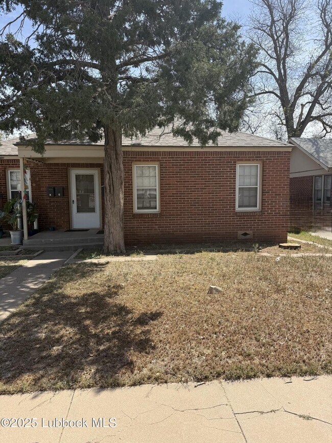 Primary Photo - 1613 Y Ave