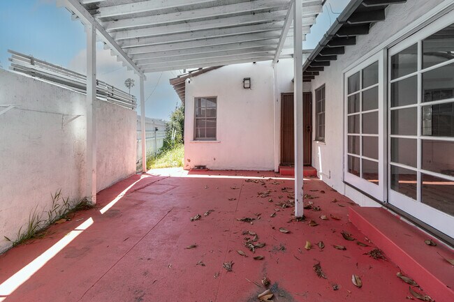 Building Photo - 3940 Hubert Ave