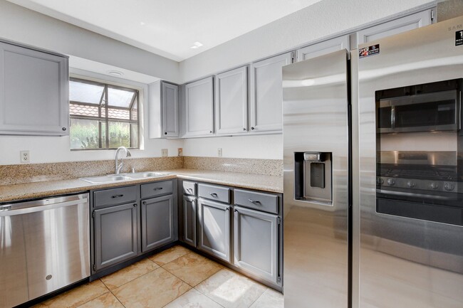 Building Photo - 4BEDROOM HOME ON THE GOLF COURSE 89130 * C...