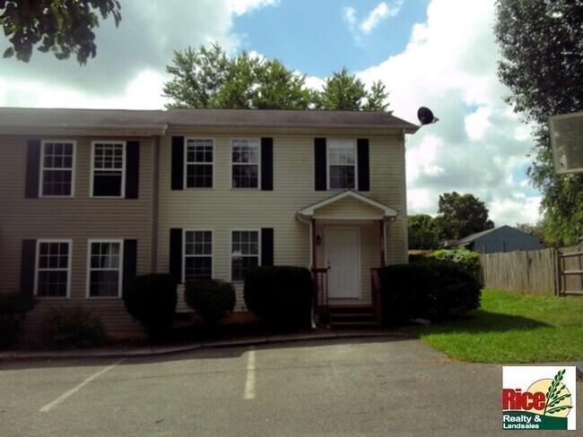 Primary Photo - 1075 Forest Street