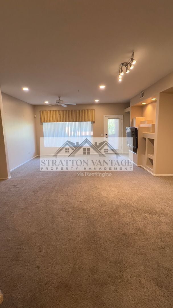 Building Photo - 1351 N Pleasant Dr