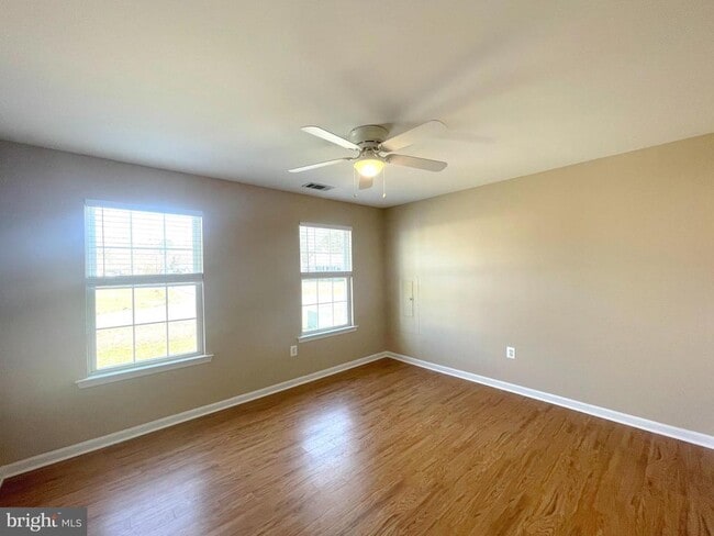 Building Photo - 813 Yardley Dr