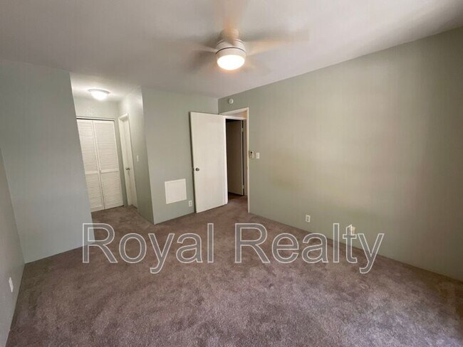 Building Photo - 625 Mananai Pl
