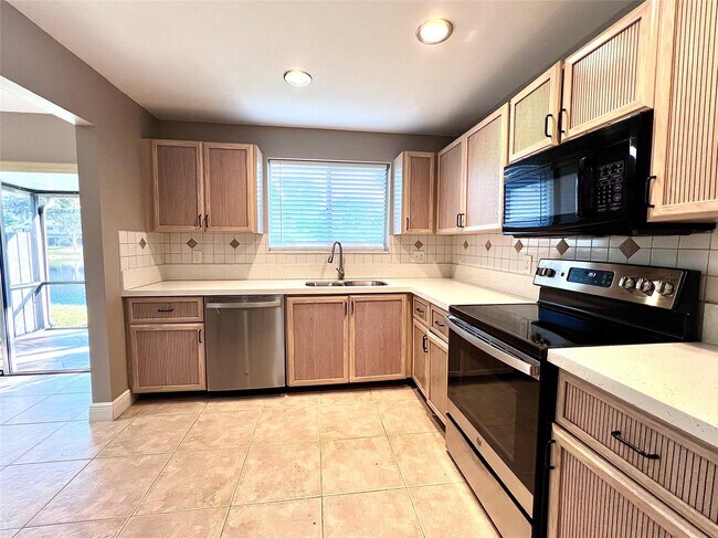 Building Photo - 2246 Discovery Cir W