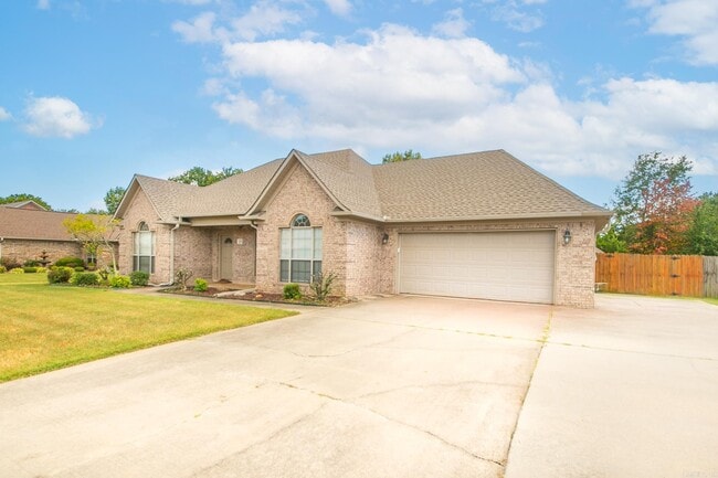 Building Photo - 25 Willow Dr