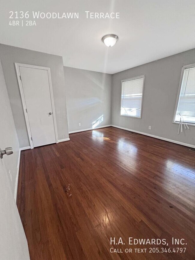 Building Photo - 2136 Woodland Terrace