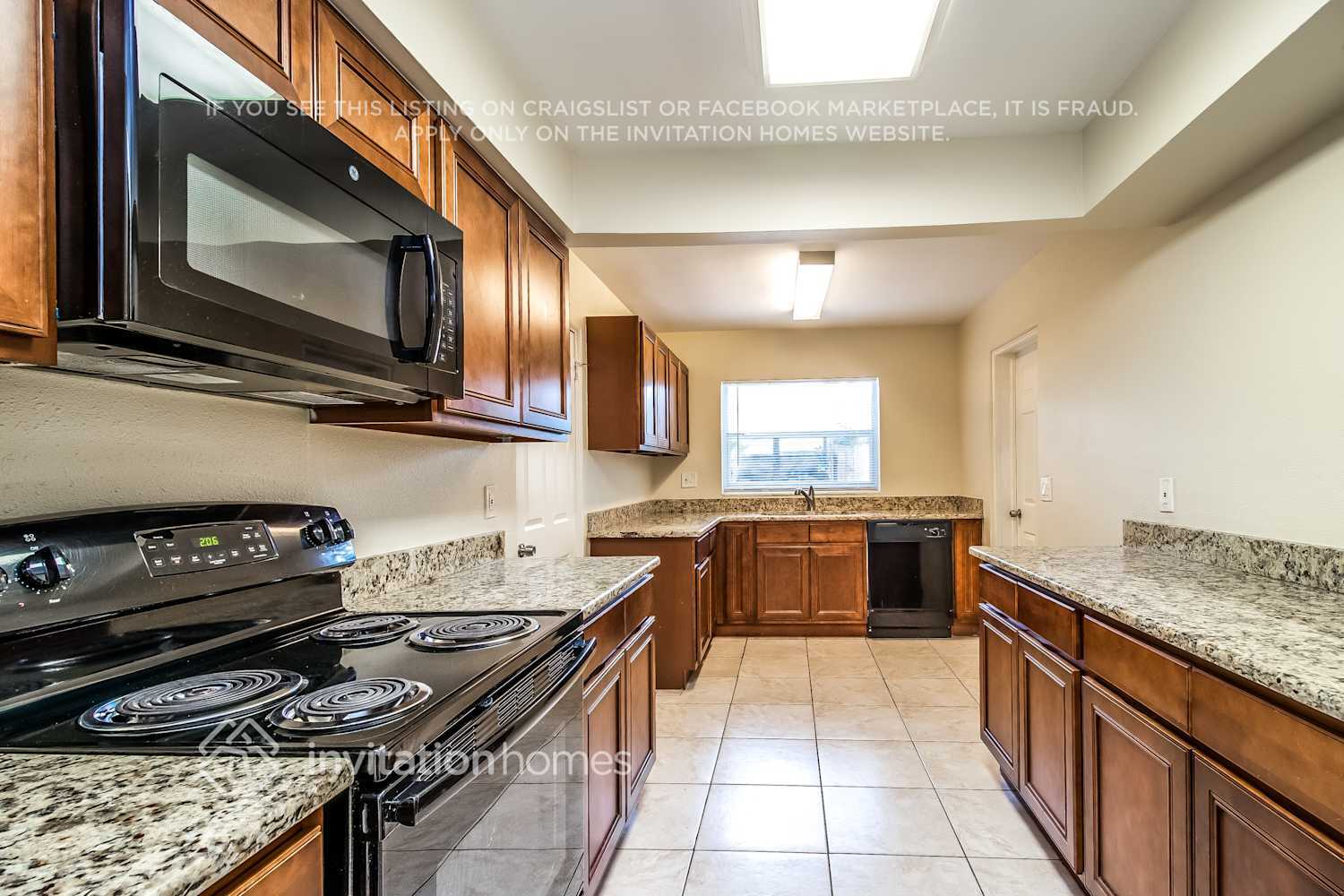 Building Photo - 1546 Peruvian Ln