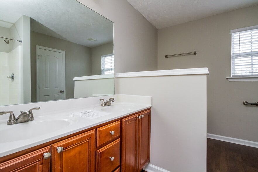 Building Photo - 3040 Herman B Rader Dr