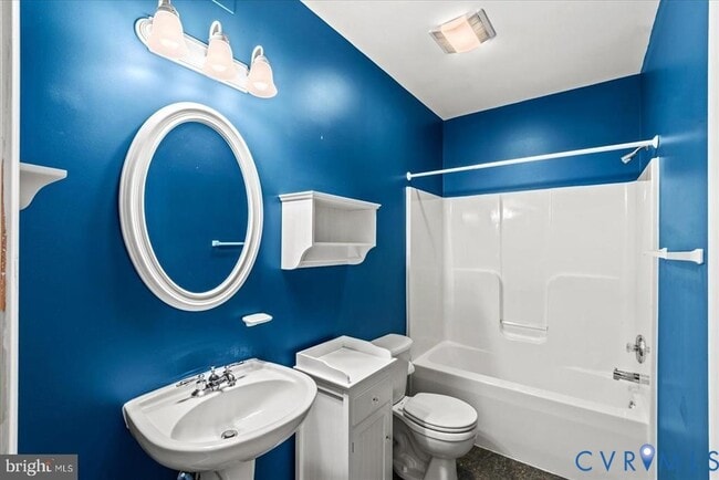 Building Photo - 686 Lake Caroline Dr