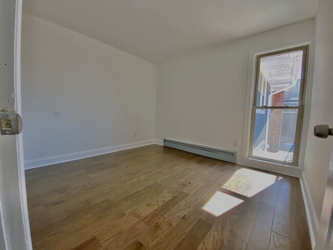 Building Photo - 1115 Locust St