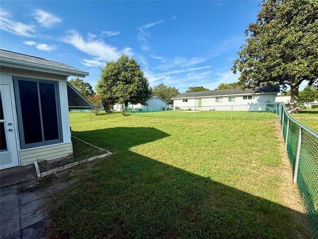 Building Photo - 10948 SW 83rd Ave