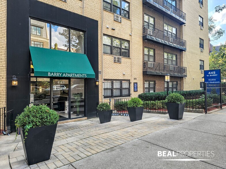 Building Photo - 445 W Barry