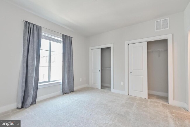 Building Photo - 4808 Garden View Ln