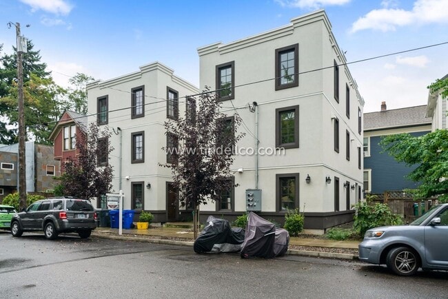 Building Photo - 350DD