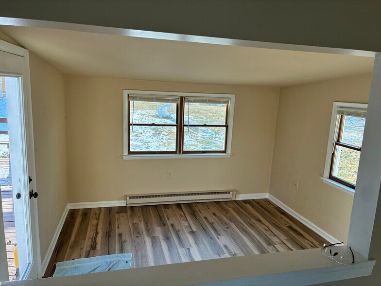 Building Photo - 325 Walgrove Rd