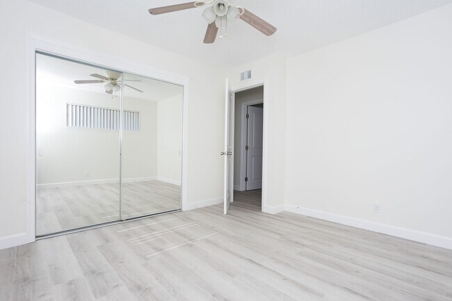 Building Photo - Beautifully Remodeled 3 Bedroom, 2 Bathroo...