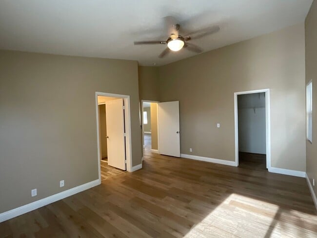 Building Photo - Single story 4br, 2bth, 2cg