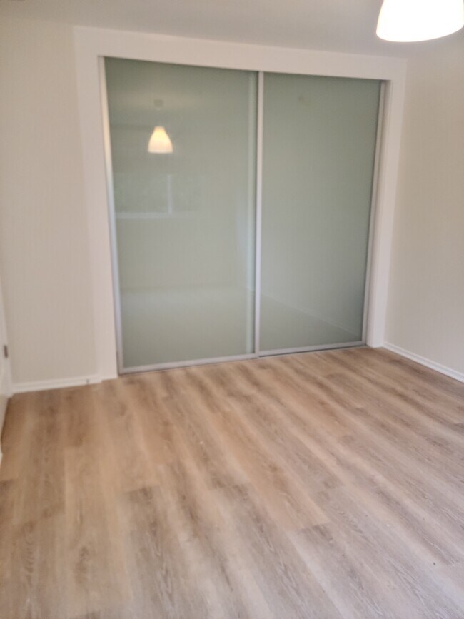 Building Photo - 734 Ashland Ave