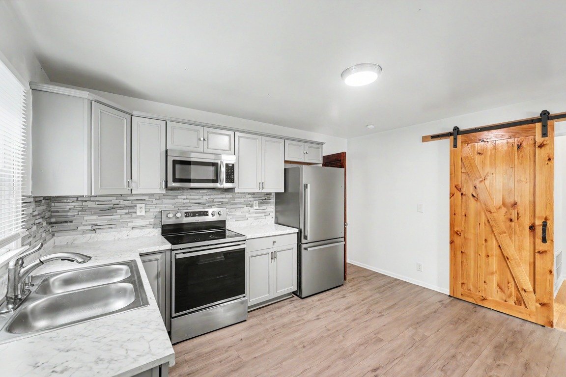 Building Photo - 409 Park Ave