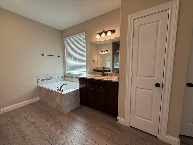 Building Photo - 19070 Minero Ln