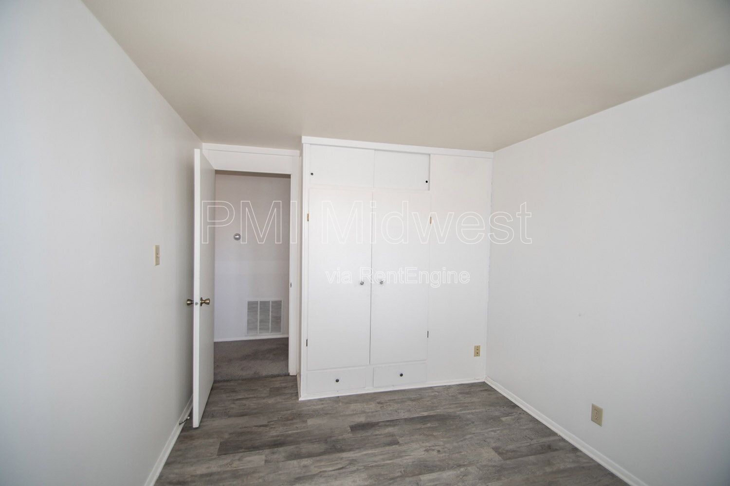 Building Photo - 8636 E Edgewood Ave