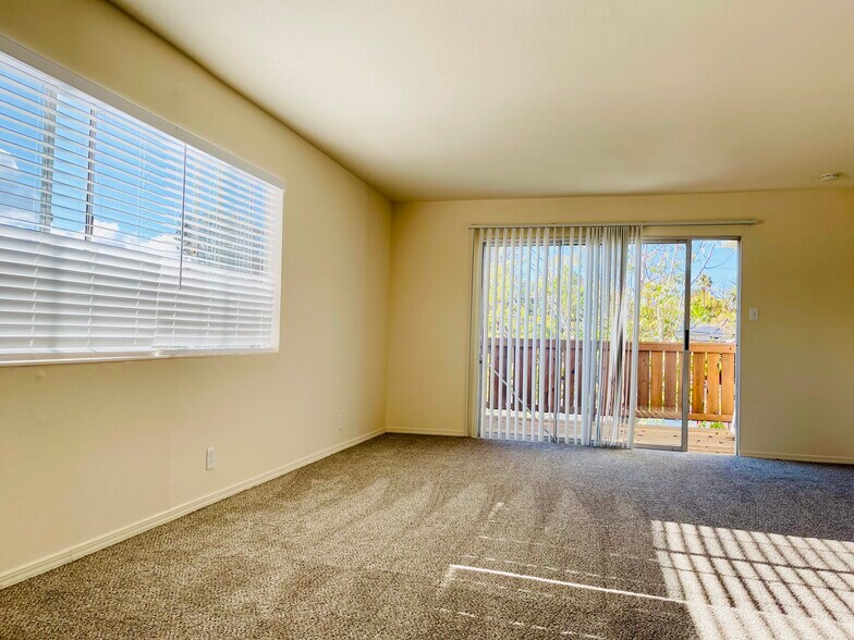 Living Room w/. Deck - 226 E J St