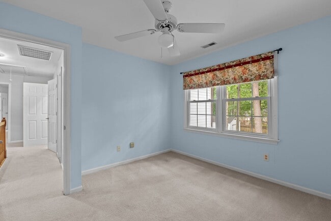 Building Photo - Your Dream Home Awaits!