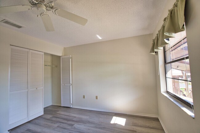 Building Photo - Annual Unfurnished 2 Bed 1 Bath Second Floor Condo located in Par Four at Capri Isles!