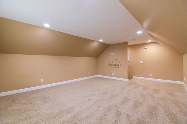 Building Photo - 3 Bed/2.5 Bath House + an Office in South ...