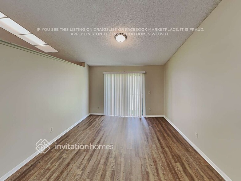 Building Photo - 9701 NW 33rd Manor