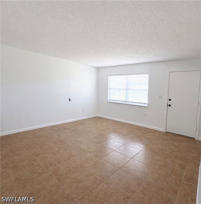 Building Photo - 3325 Arpt Rd S