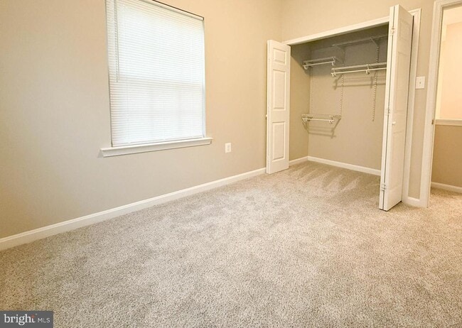 Building Photo - 15301 Waters Edge Ct
