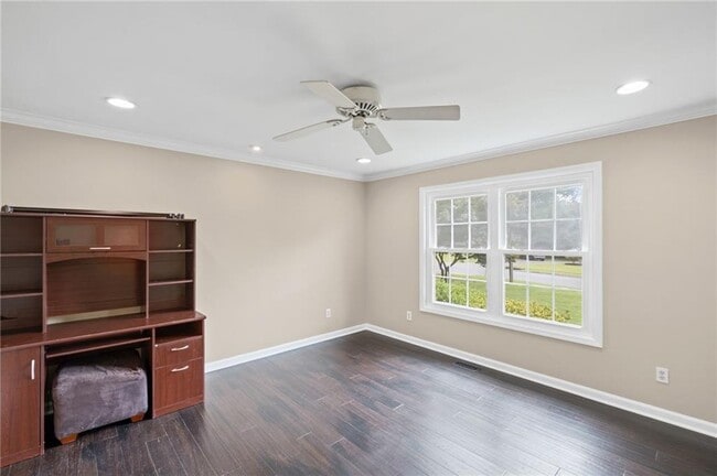 Building Photo - 2680 Nicholas Ct NE