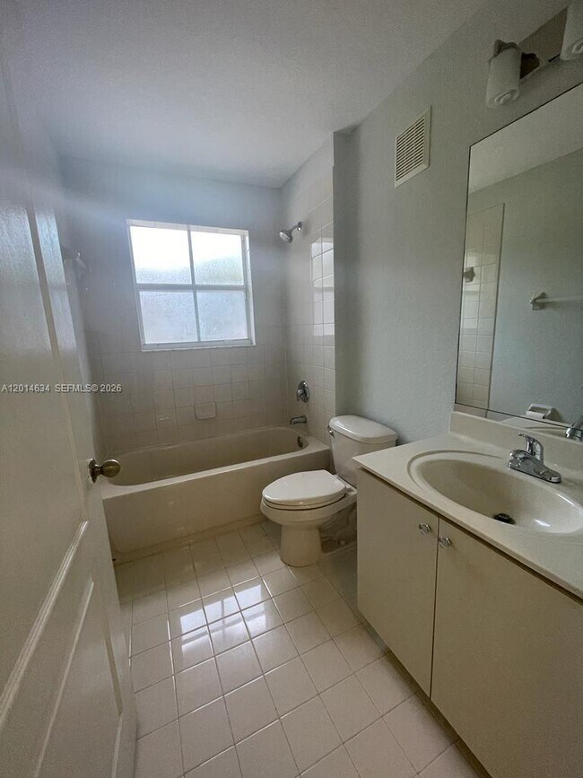 Building Photo - 4760 SW 166th Ct