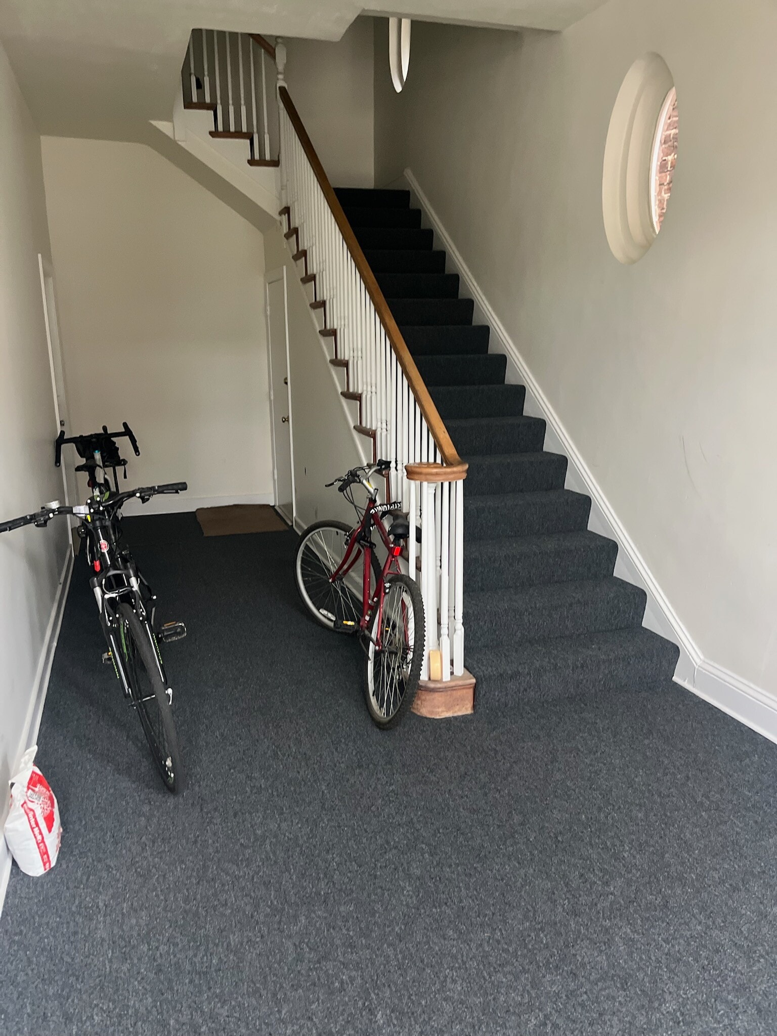 Foyer, Common Area - 100 N Arthur Ashe Blvd