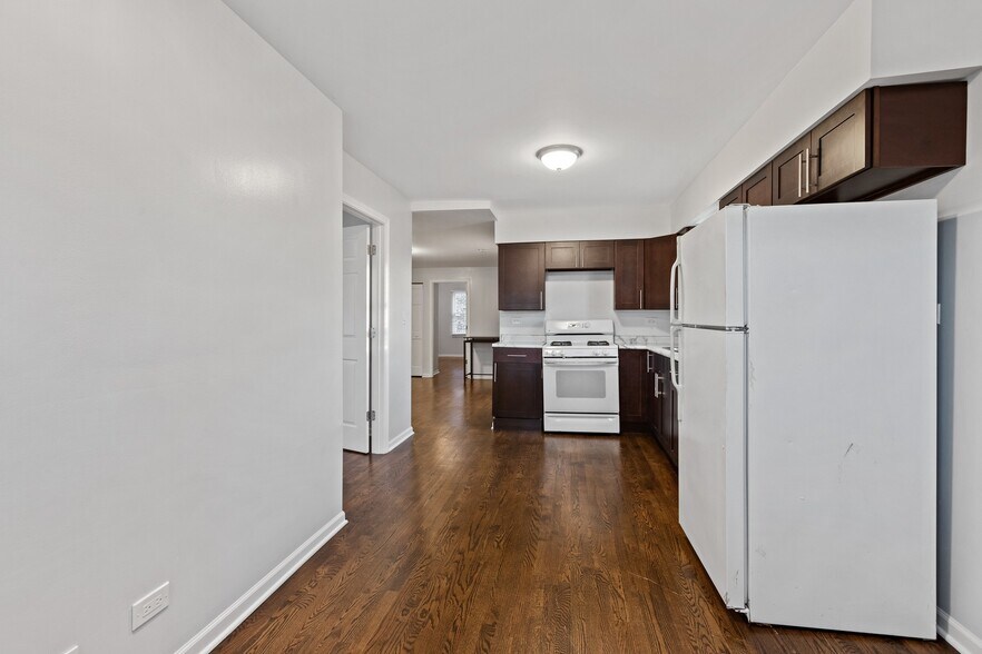 Building Photo - 1732 W 17th St