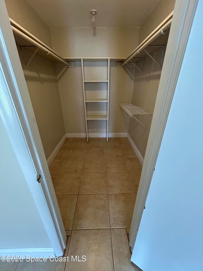 Building Photo - 310 Taylor Ave