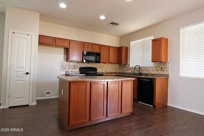Building Photo - 1554 E Prickly Pear Pl