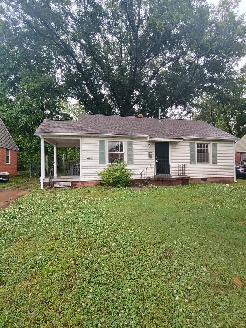 Building Photo - 1240 Robin Hood Ln