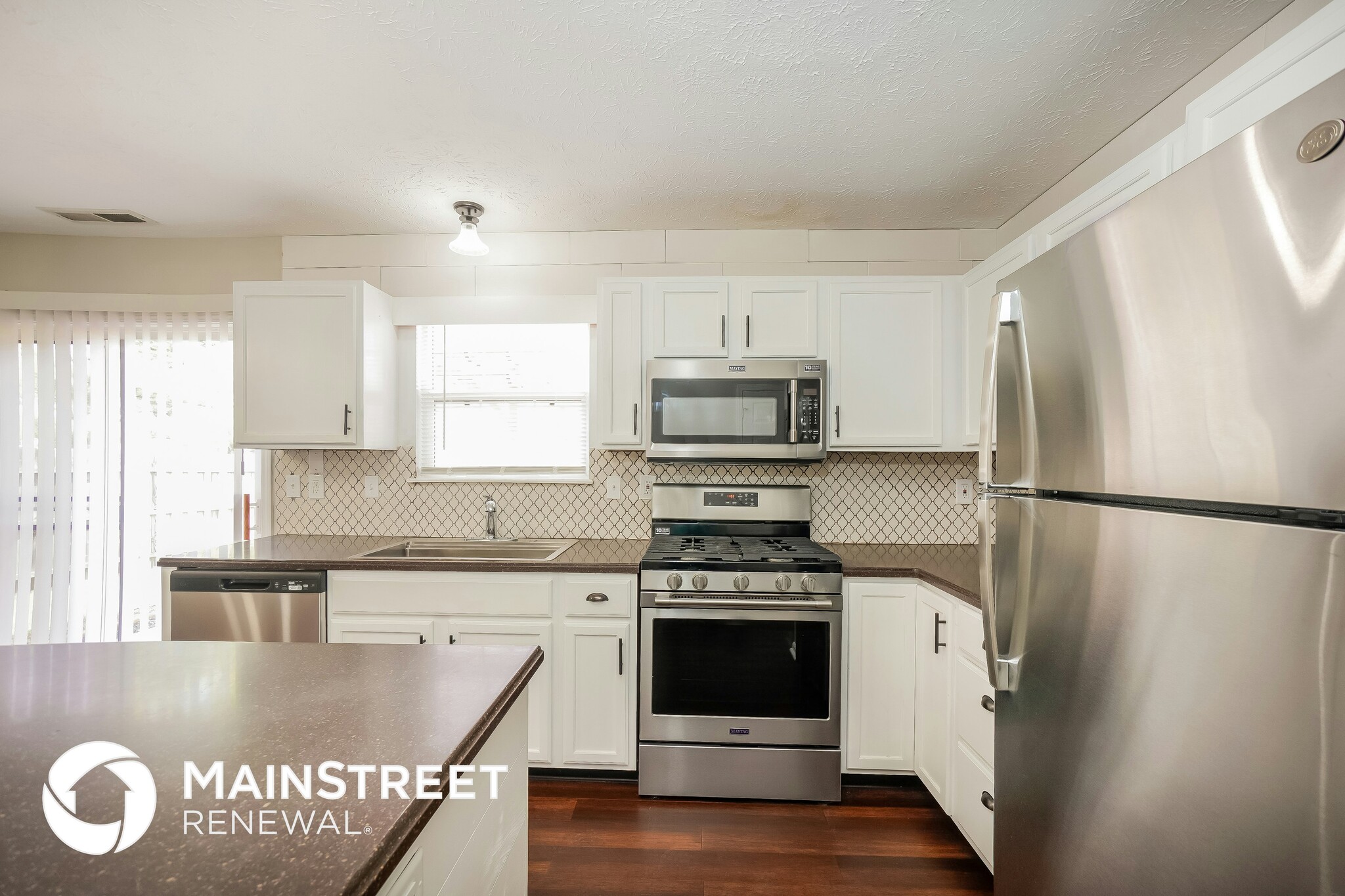 Building Photo - 113 Oakview Dr