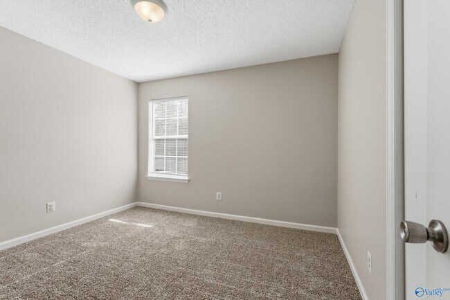 Building Photo - 2504 Reabok Cir SW