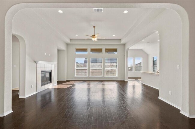 Primary Photo - 532 Stone River Dr