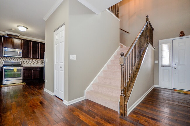 Building Photo - 2725 Blakely Ln