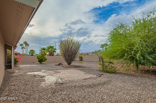 Building Photo - 13722 W Gable Hill Dr