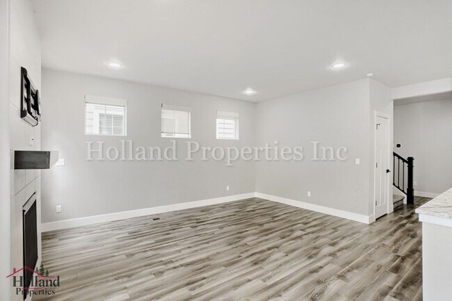 Building Photo - Spacious 3-Bedroom Home with Bonus Room in Desirable South Hillsboro! - Landscaping Included