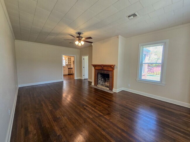 Building Photo - Cute 3 Bedroom Brick home in Shawnee