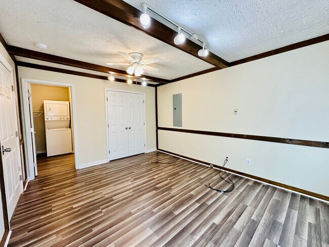 Building Photo - 710 Latimer Ave