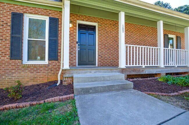 Building Photo - Primary Suite with Sauna | Finished Basement | Private Backyard Retreat | Tega Cay 3 Bedrooms | 3...