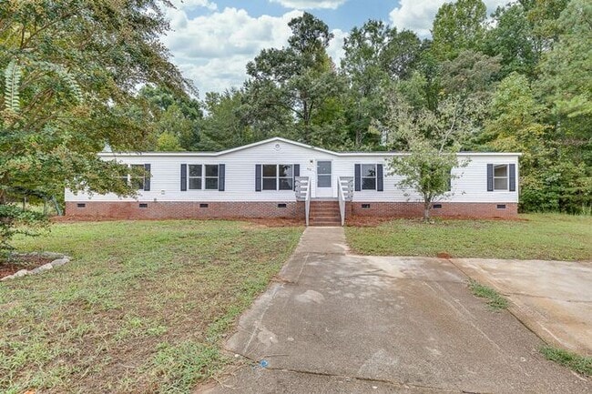 Building Photo - Fully Remodeled 4 Bedroom 2 Bath Home