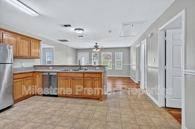 Building Photo - 1219 W Elm St